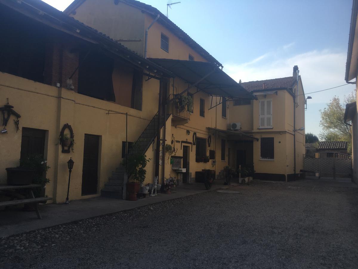 Apartmán Yoghi & Bubu Gambolò Exteriér fotografie